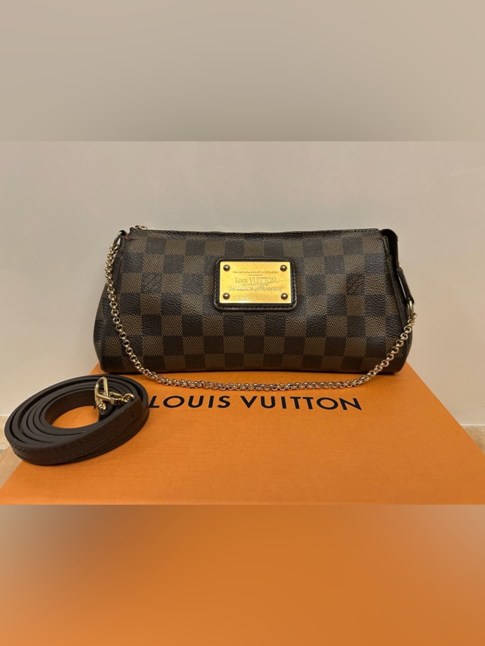 Louis Vuitton Damier Crossbag - Picture 2 of 16